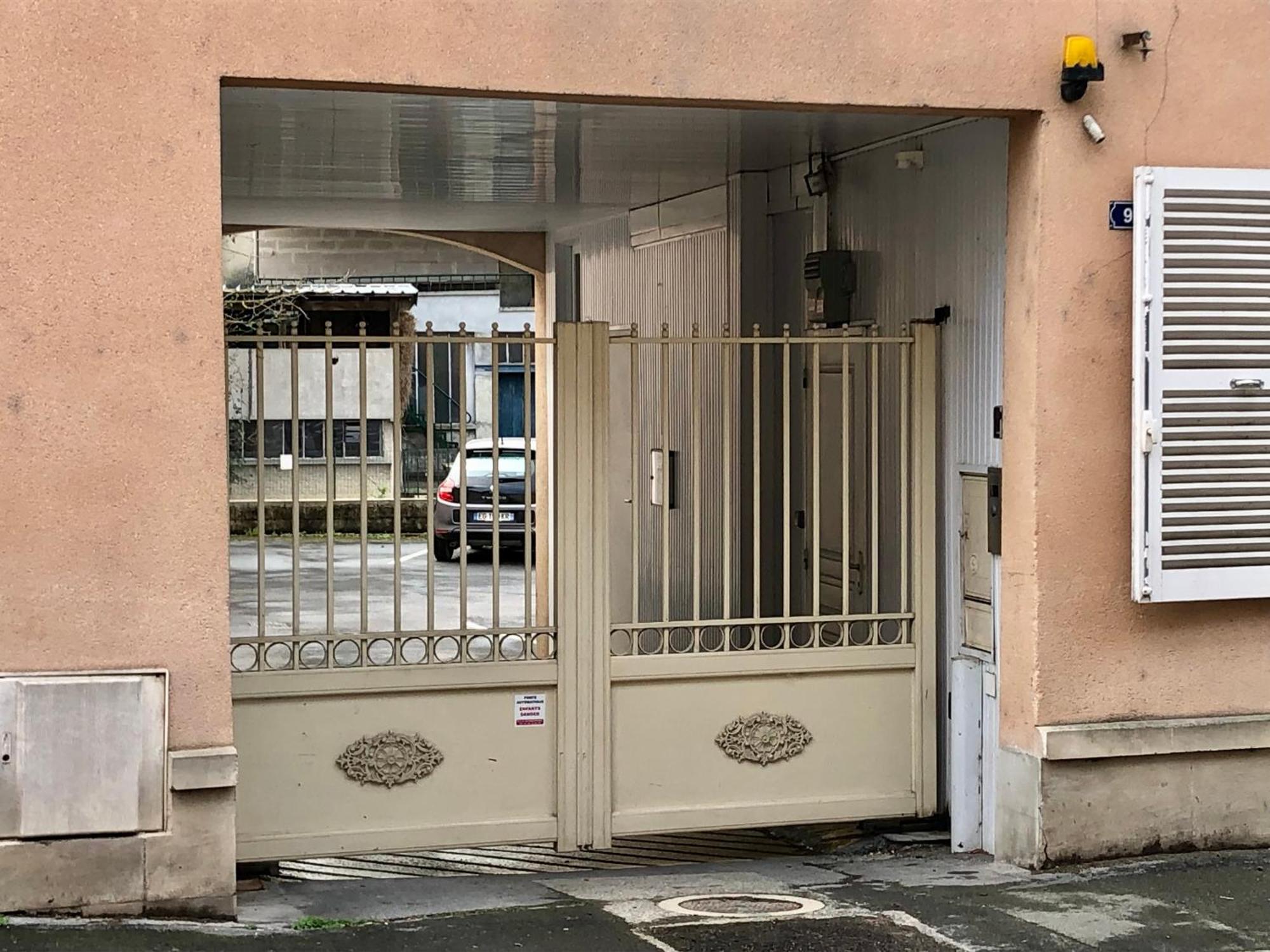 Logement Centre Ville D'Epernay Avec Parking Prive ภายนอก รูปภาพ