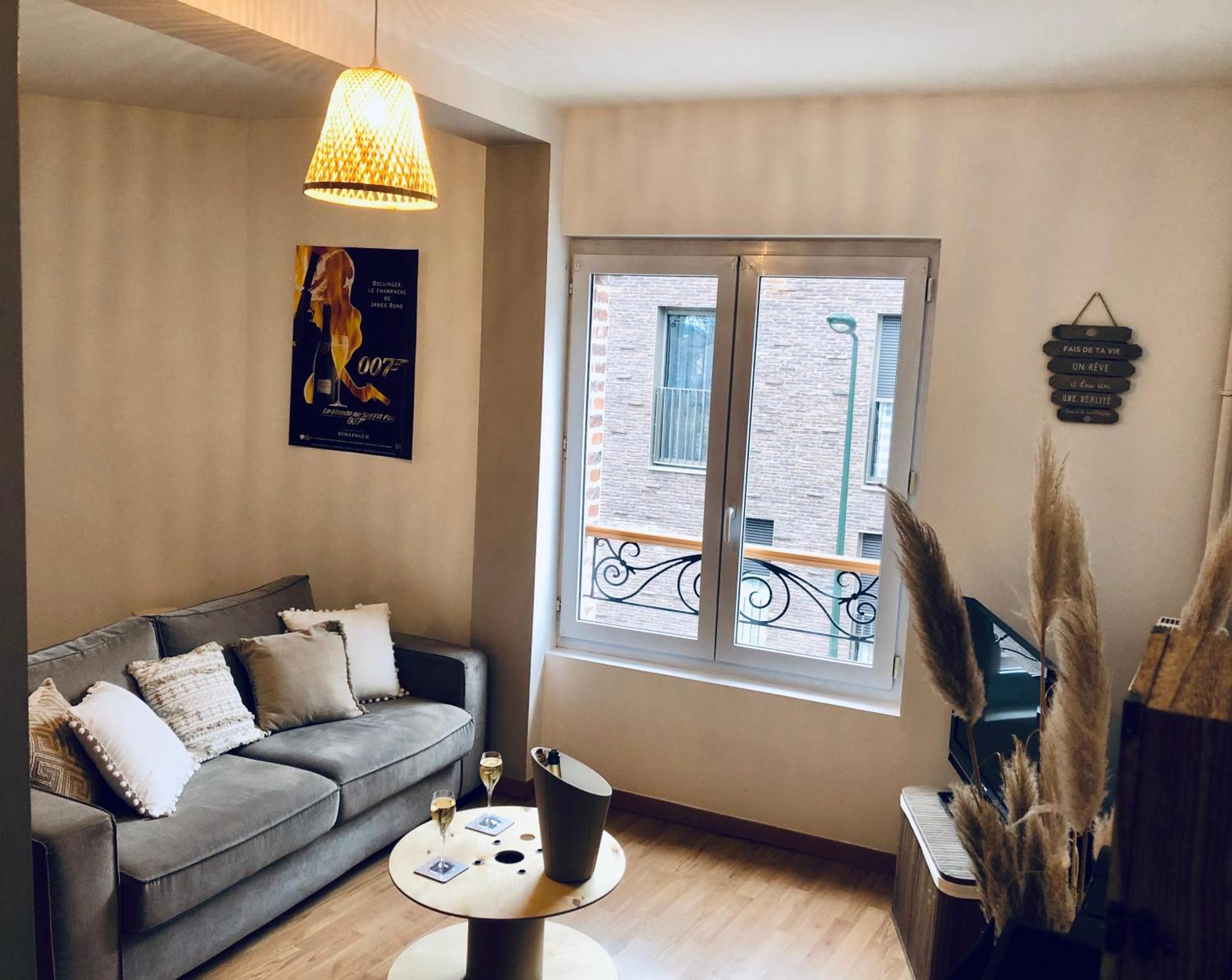 Logement Centre Ville D'Epernay Avec Parking Prive ภายนอก รูปภาพ